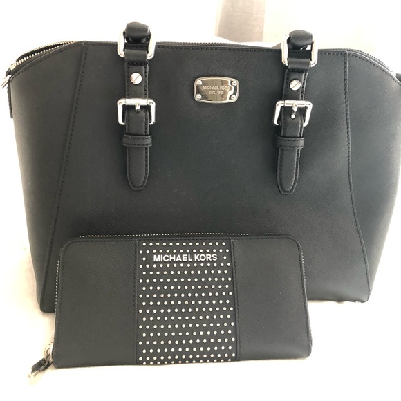 Michael Kors purse & wallet - Picture 1 of 4